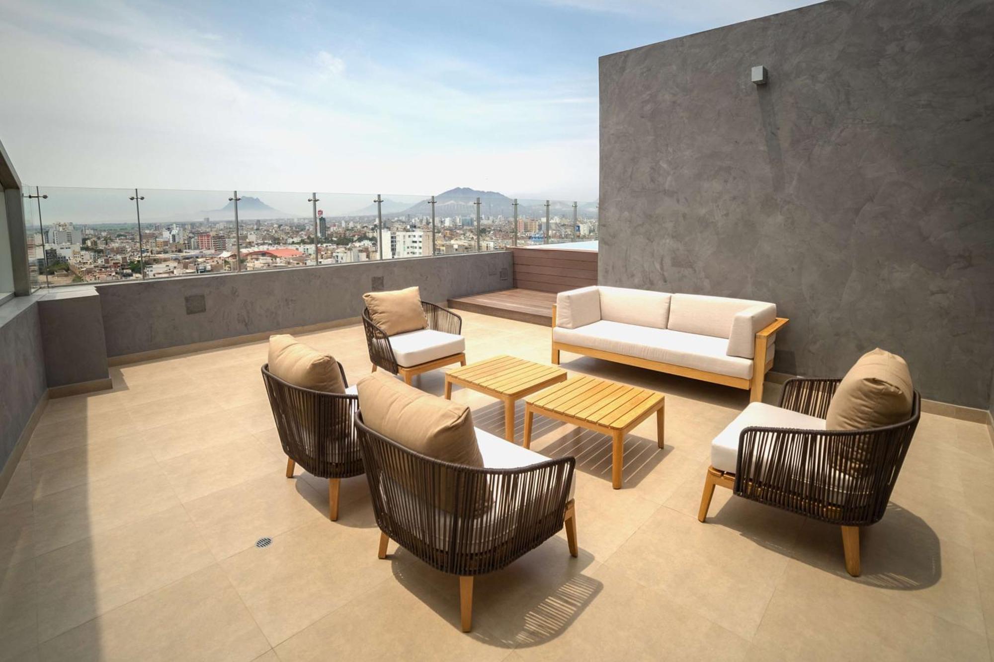 ホテル Doubletree By Hilton Trujillo Encalada エクステリア 写真