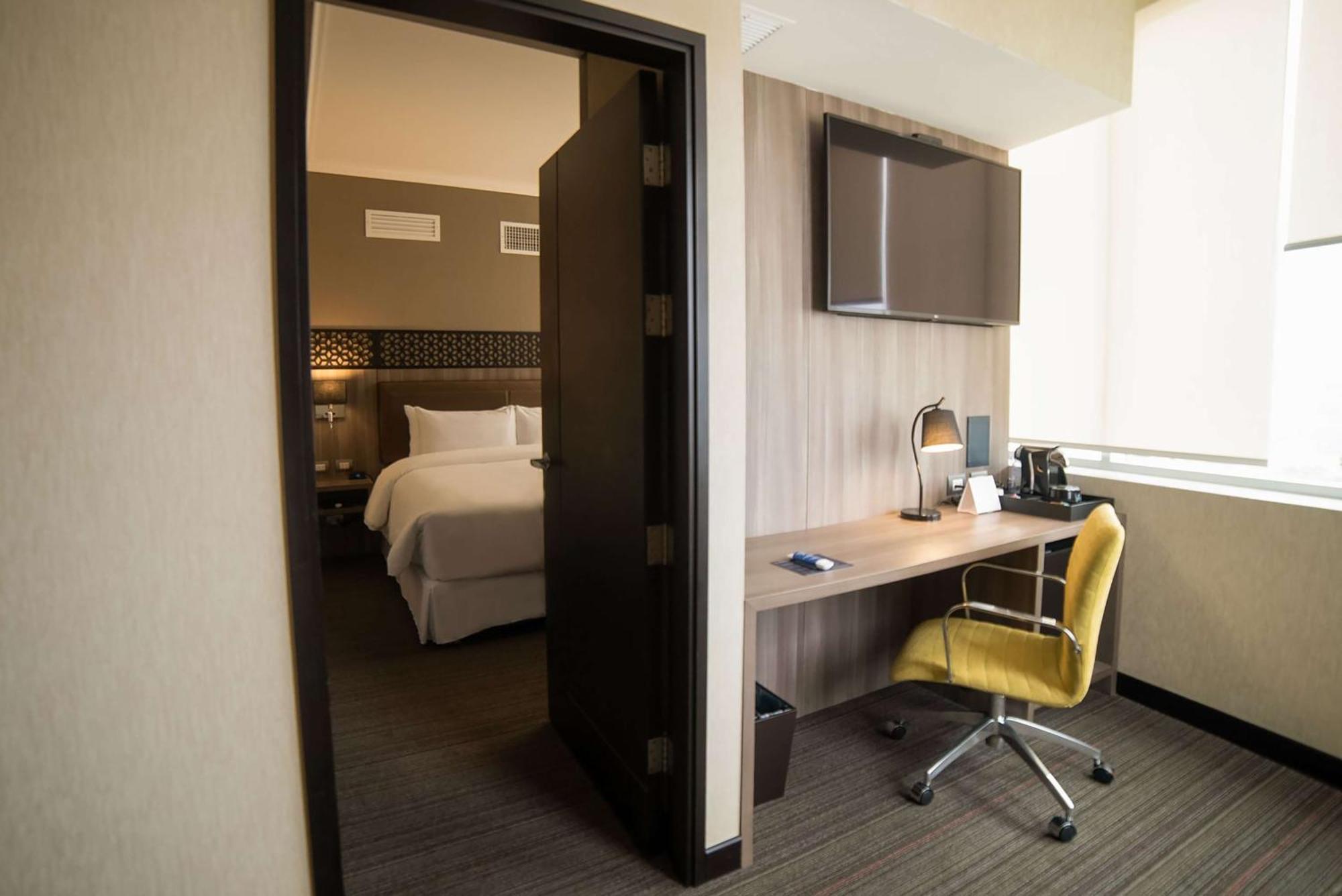 ホテル Doubletree By Hilton Trujillo Encalada エクステリア 写真