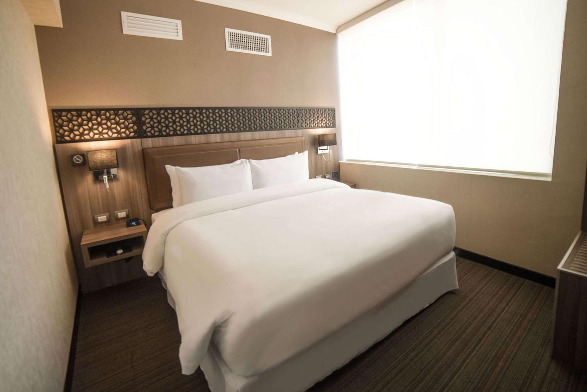 ホテル Doubletree By Hilton Trujillo Encalada エクステリア 写真