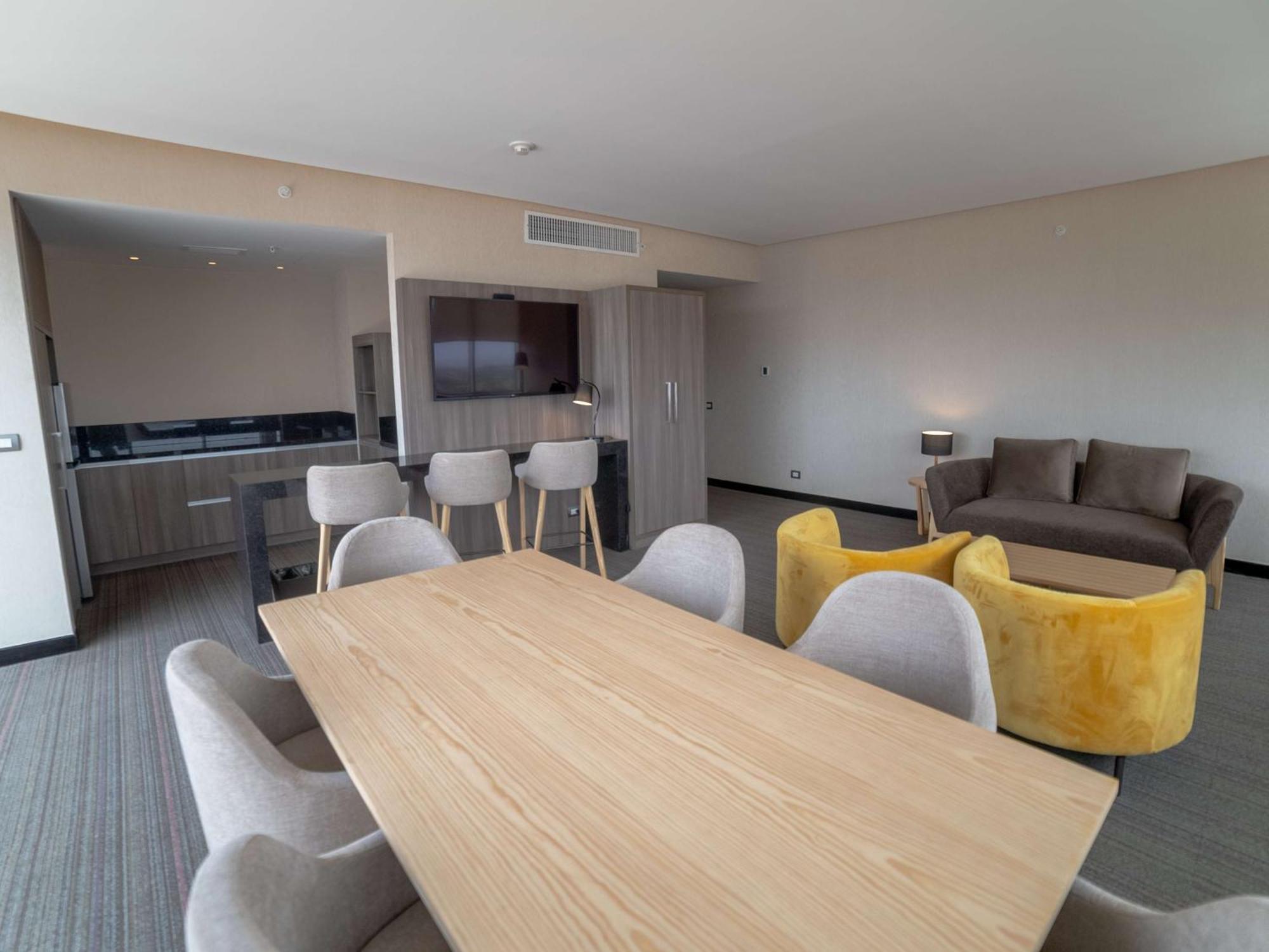 ホテル Doubletree By Hilton Trujillo Encalada エクステリア 写真