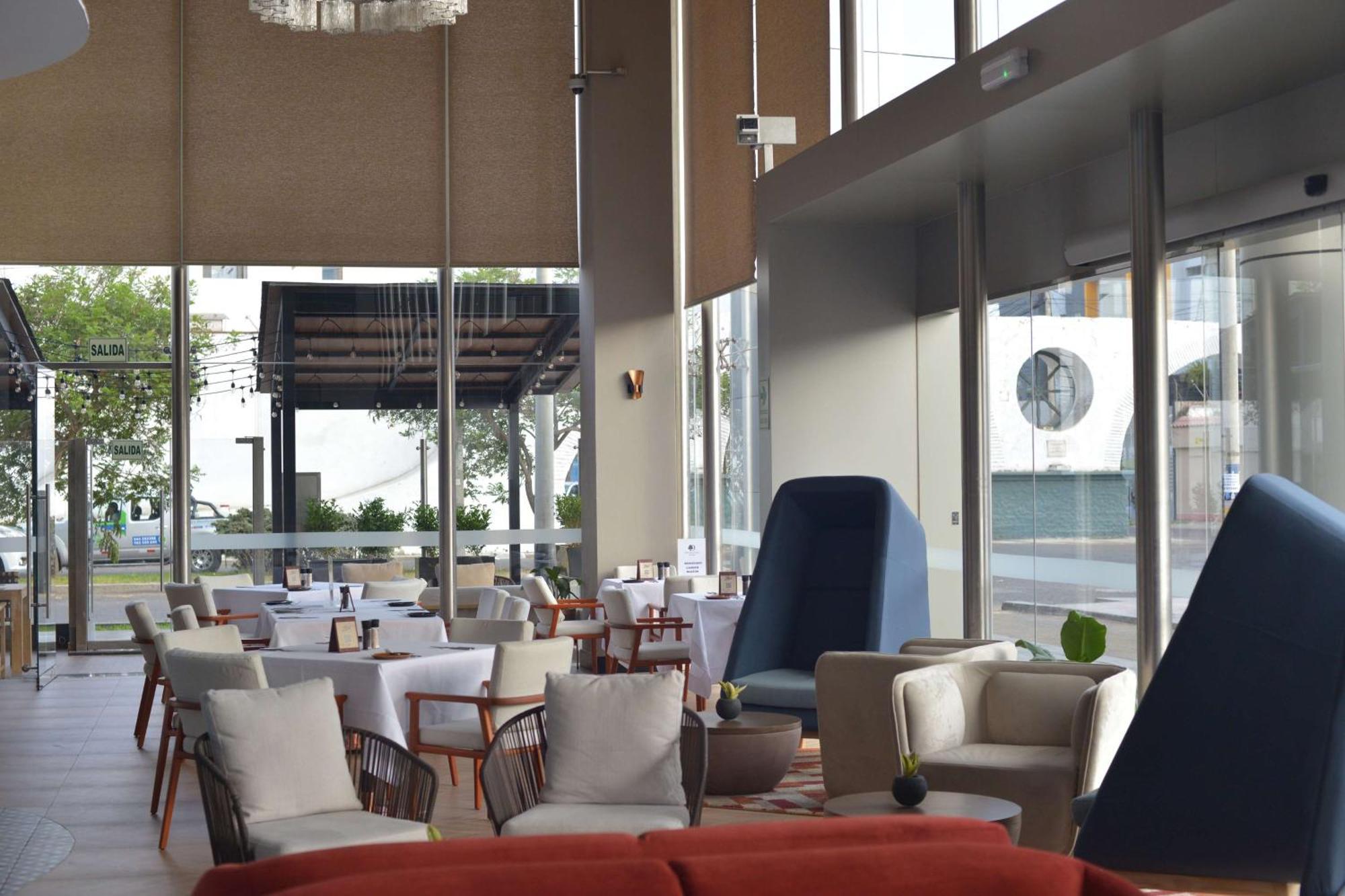 ホテル Doubletree By Hilton Trujillo Encalada エクステリア 写真