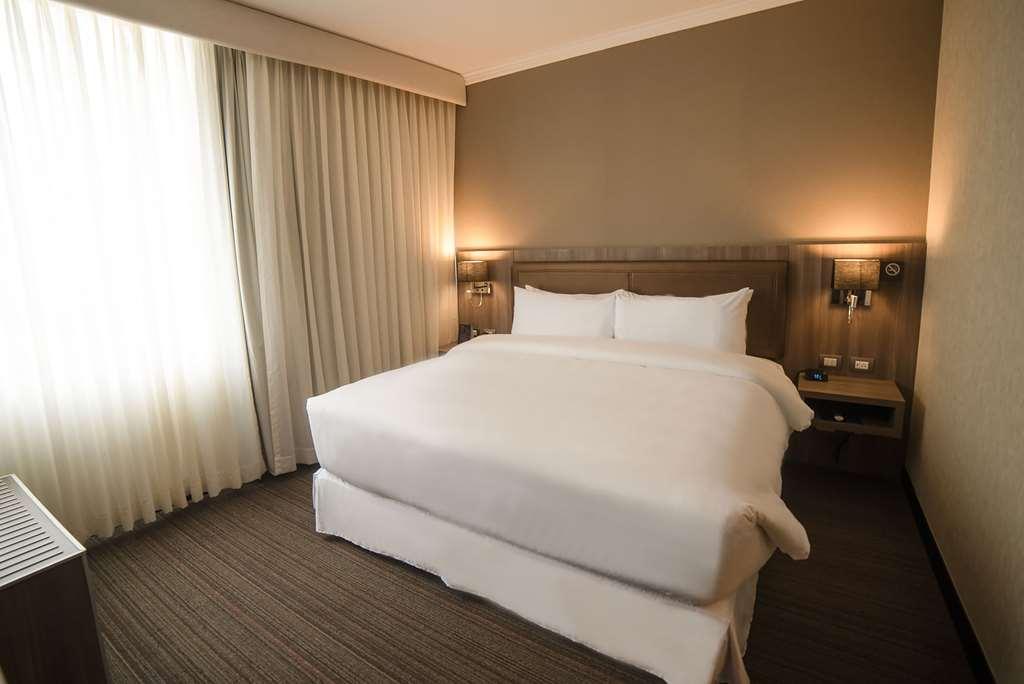 ホテル Doubletree By Hilton Trujillo Encalada 部屋 写真